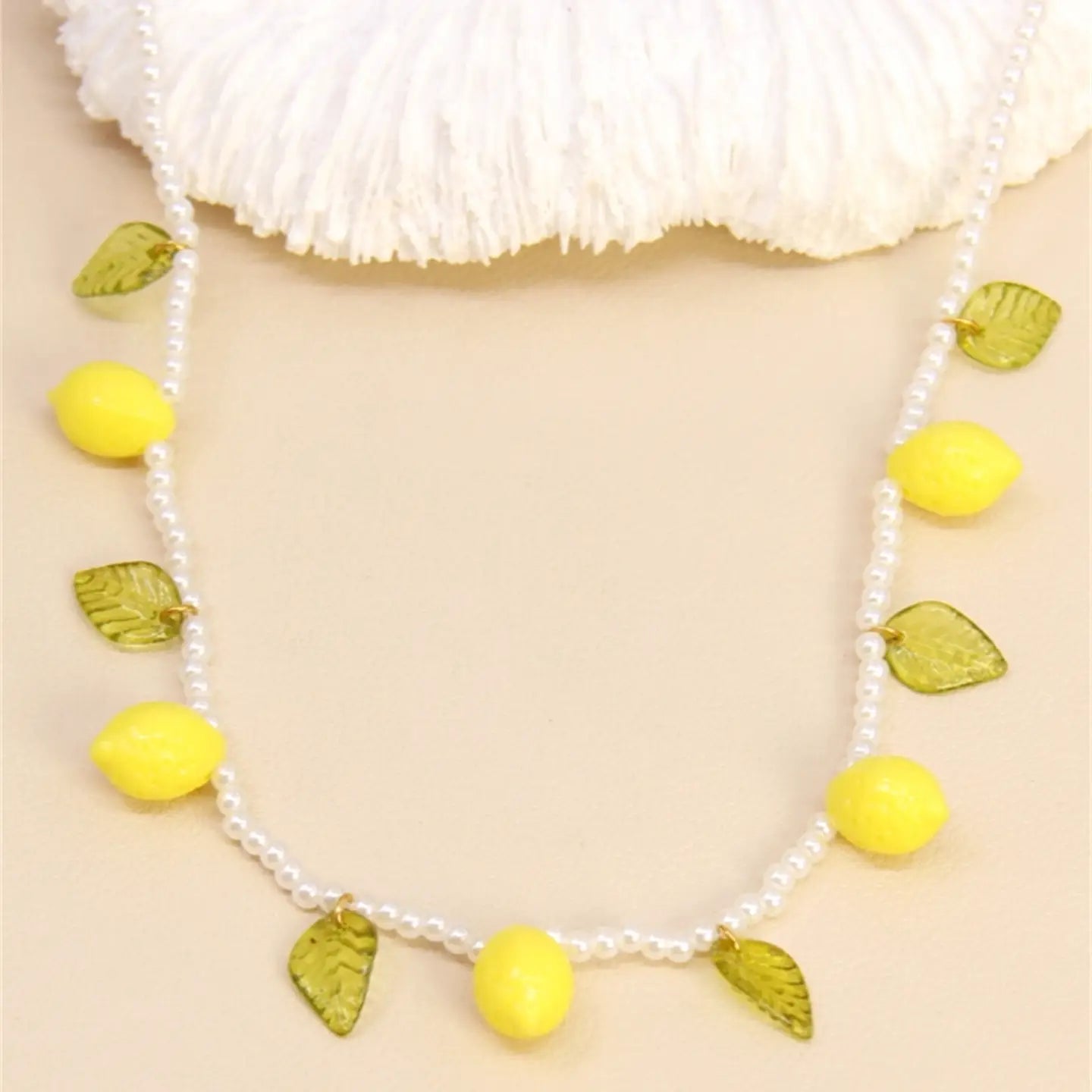 Collana Perlata Limone – Spirito Fruttato & Frizzante.