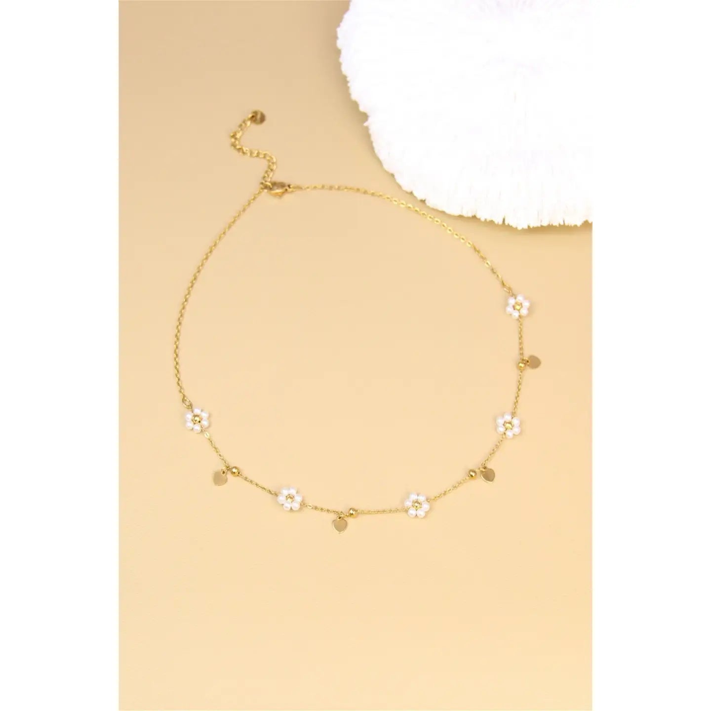 Collana Fiori Perle Cuori Dorati In Acciaio Inossidabile.
